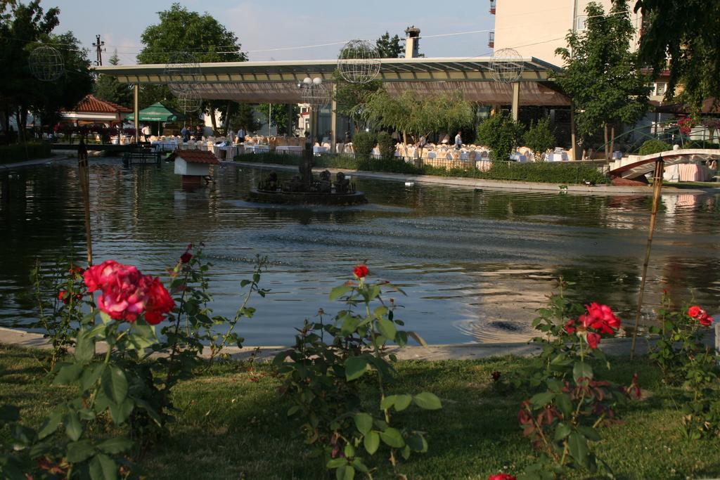 Hotel Bellevue Skopje Luaran gambar