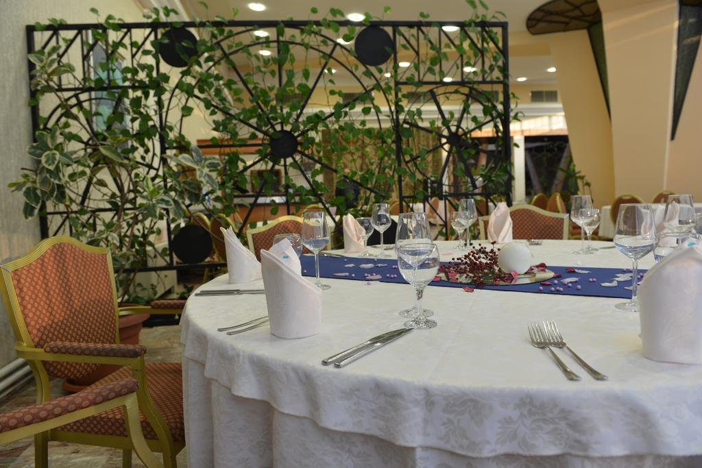 Hotel Bellevue Skopje Luaran gambar