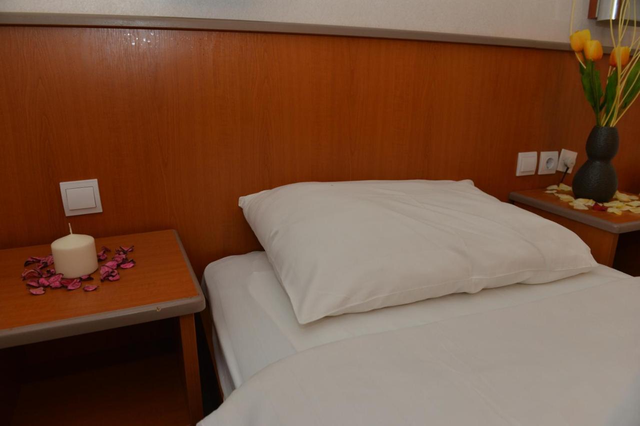 Hotel Bellevue Skopje Luaran gambar