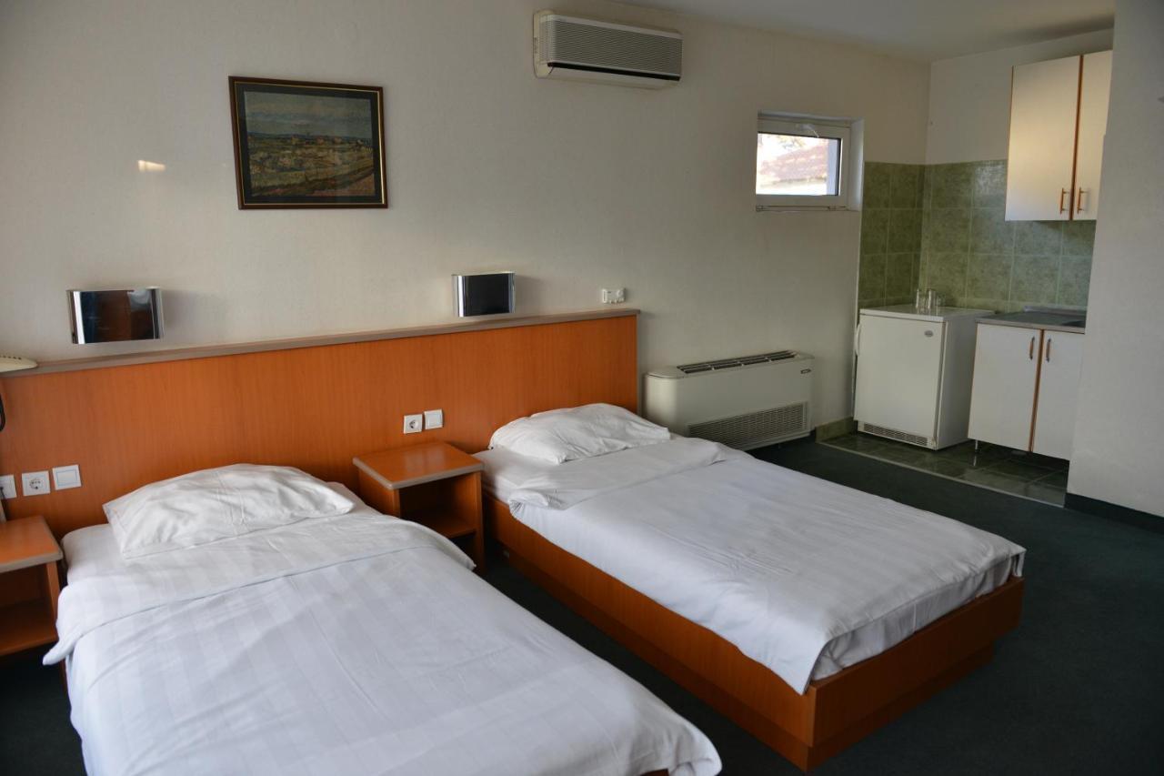 Hotel Bellevue Skopje Luaran gambar