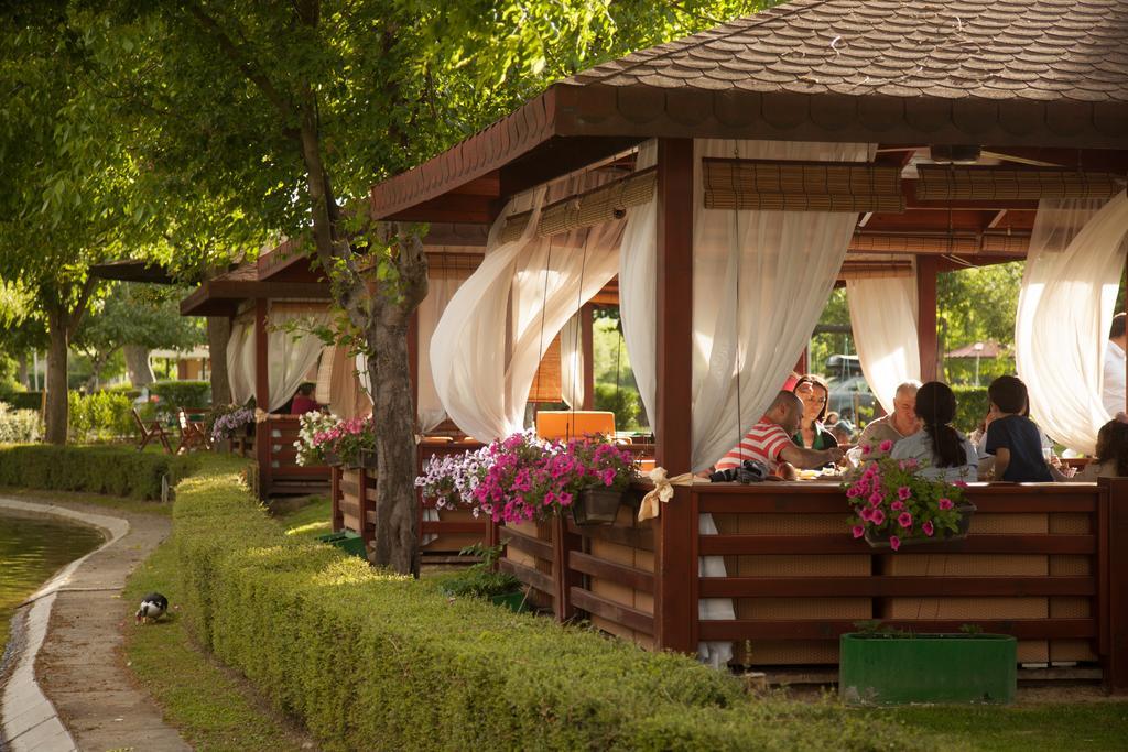 Hotel Bellevue Skopje Luaran gambar